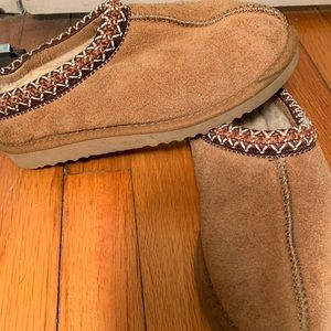 Women’s slip on Ugg moccasins